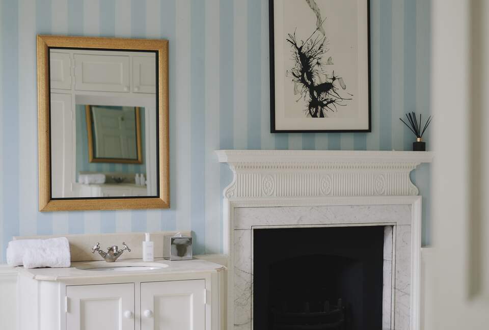 Langley House (R) - Langley Burrell, United Kingdom