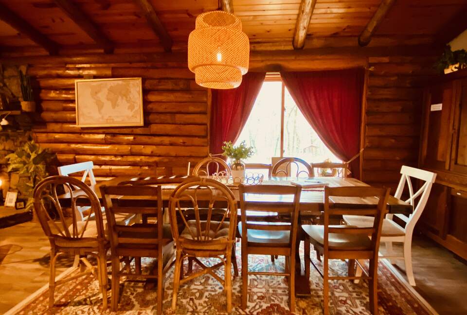 Boho-style Cabin with Hot Tub - Olmstead, Kentucky