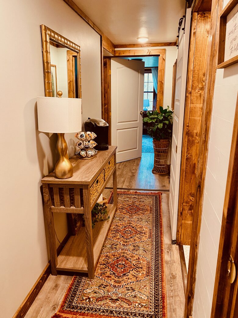 Boho-style Cabin with Hot Tub - Olmstead, Kentucky