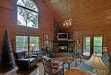 Mountain Getaway -  Above the Clouds - Blue Ridge, Georgia