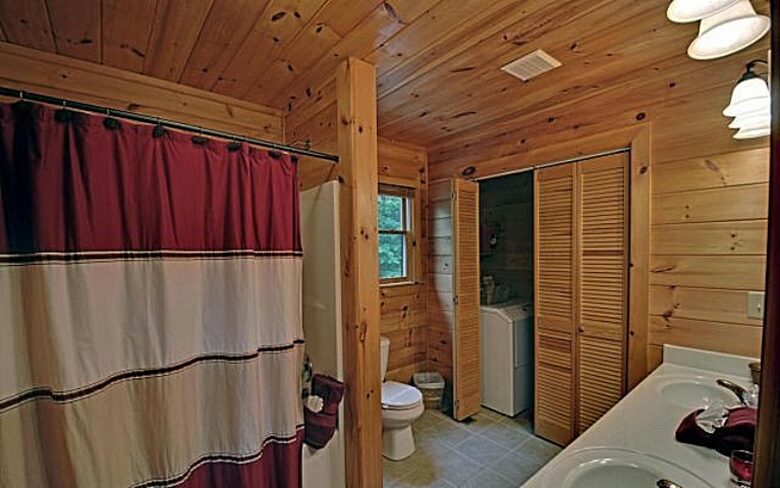 Mountain Getaway - Above the Clouds - Blue Ridge, Georgia