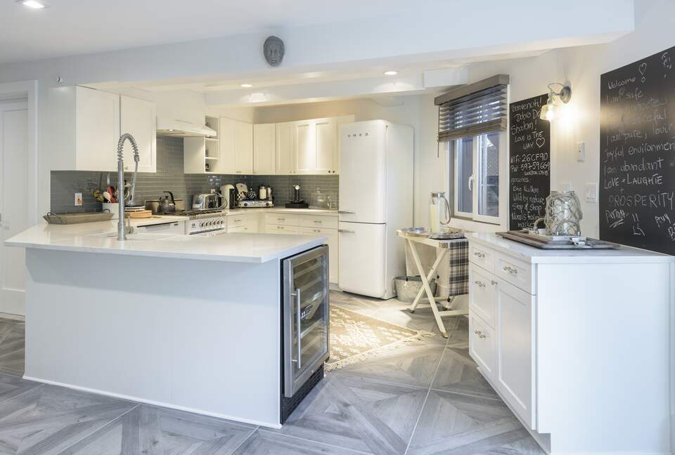 Unique Modern DOME Cottage with a Pool - Hampton Bays, New York