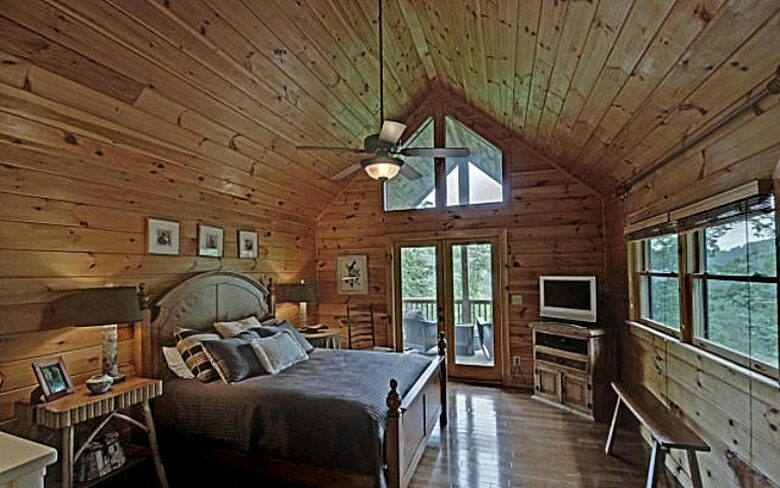 Mountain Getaway - Above the Clouds - Blue Ridge, Georgia