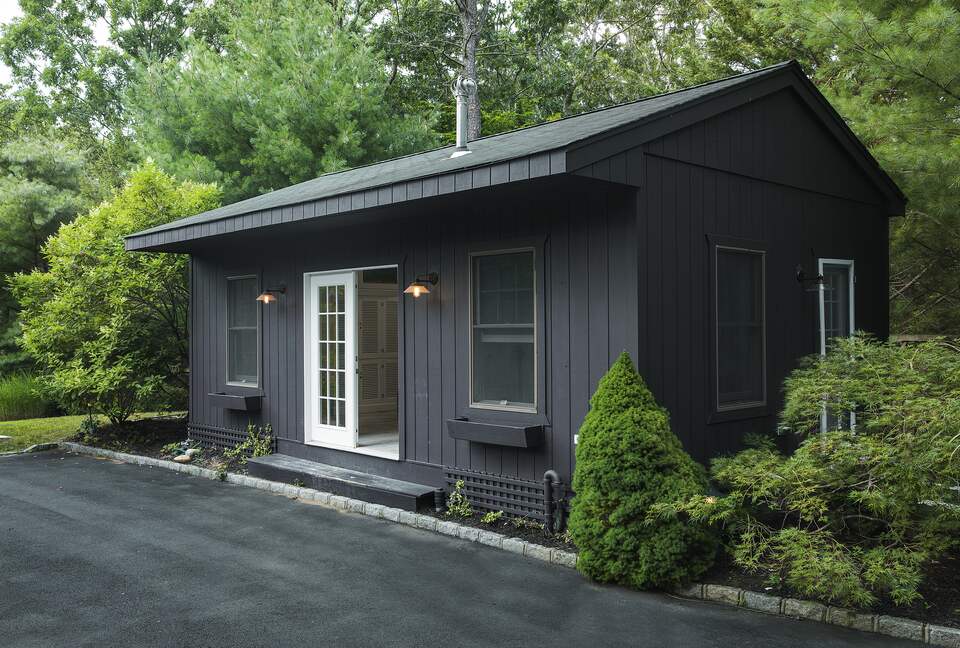 Unique Modern DOME Cottage with a Pool - Hampton Bays, New York