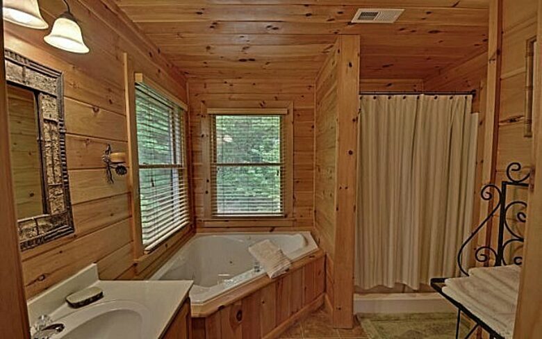 Mountain Getaway - Above the Clouds - Blue Ridge, Georgia