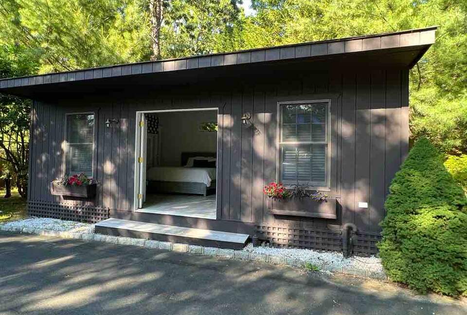 Unique Modern DOME Cottage with a Pool - Hampton Bays, New York