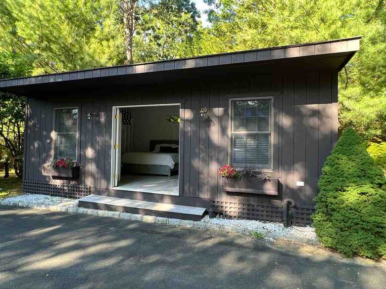 Unique Modern DOME Cottage with a Pool - Hampton Bays, New York