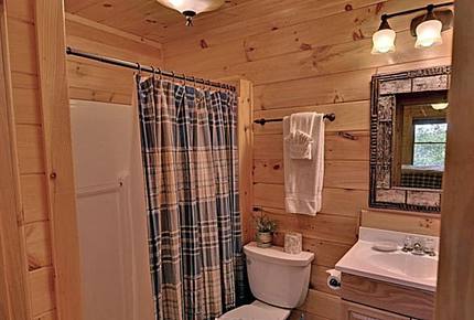 Mountain Getaway - Above the Clouds - Blue Ridge, Georgia