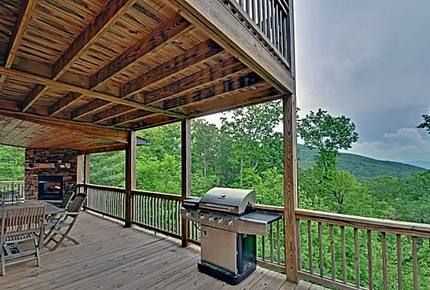 Mountain Getaway - Above the Clouds - Blue Ridge, Georgia