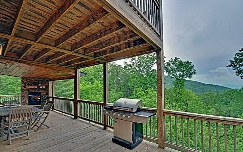 Mountain Getaway - Above the Clouds - Blue Ridge, Georgia