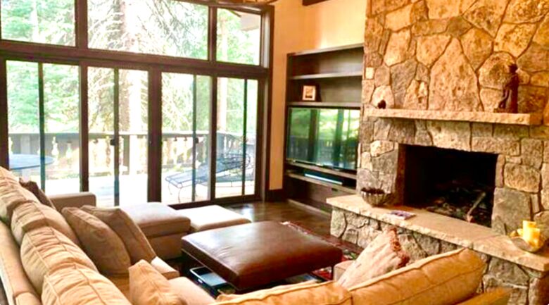 Vail Ski-In/Ski-Out Getaway with Amazing Location on the Slopes - Quick Ski/Walking Access to Lionshead! - Vail, Colorado