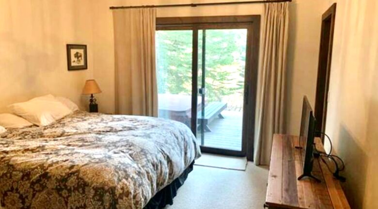 Vail Ski-In/Ski-Out Getaway with Amazing Location on the Slopes - Quick Ski/Walking Access to Lionshead! - Vail, Colorado