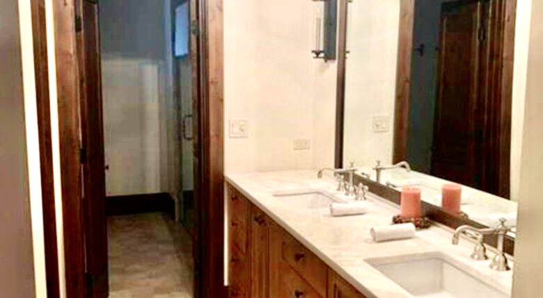 Vail Ski-In/Ski-Out Getaway with Amazing Location on the Slopes - Quick Ski/Walking Access to Lionshead! - Vail, Colorado