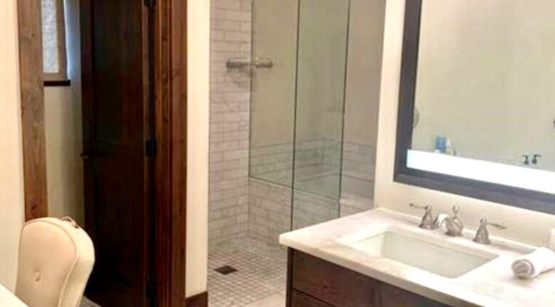 Vail Ski-In/Ski-Out Getaway with Amazing Location on the Slopes - Quick Ski/Walking Access to Lionshead! - Vail, Colorado