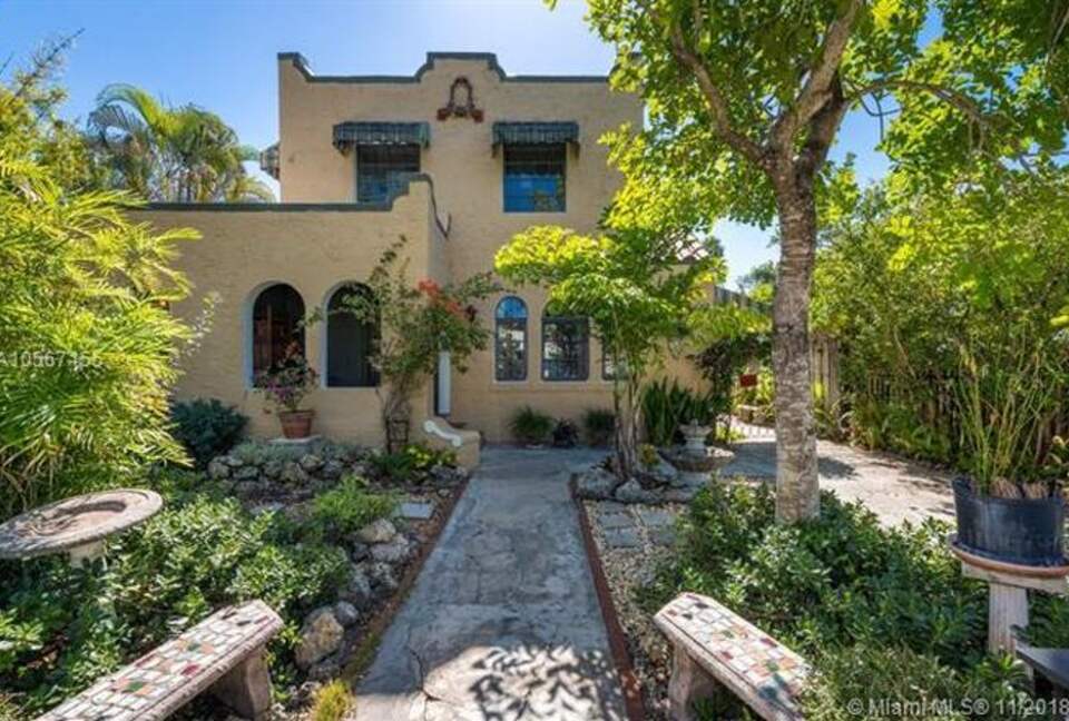 Hacienda Aslan Rooftop Villa in The Heart Of Miami - Miami, Florida