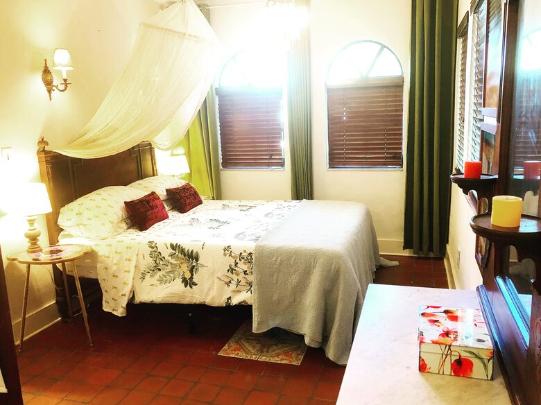 Hacienda Aslan Rooftop Villa in The Heart Of Miami - Miami, Florida