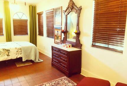 Hacienda Aslan Rooftop Villa in The Heart Of Miami - Miami, Florida