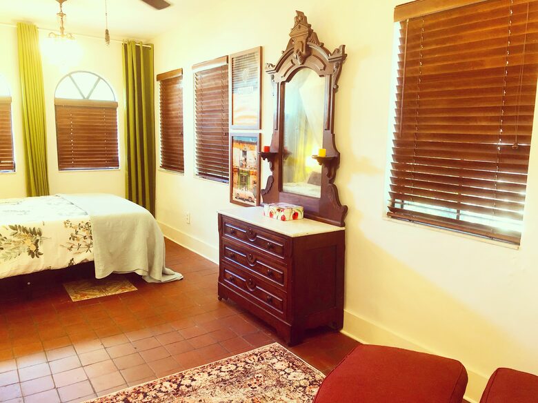 Hacienda Aslan Rooftop Villa in The Heart Of Miami - Miami, Florida