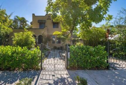 Hacienda Aslan Rooftop Villa in The Heart Of Miami - Miami, Florida