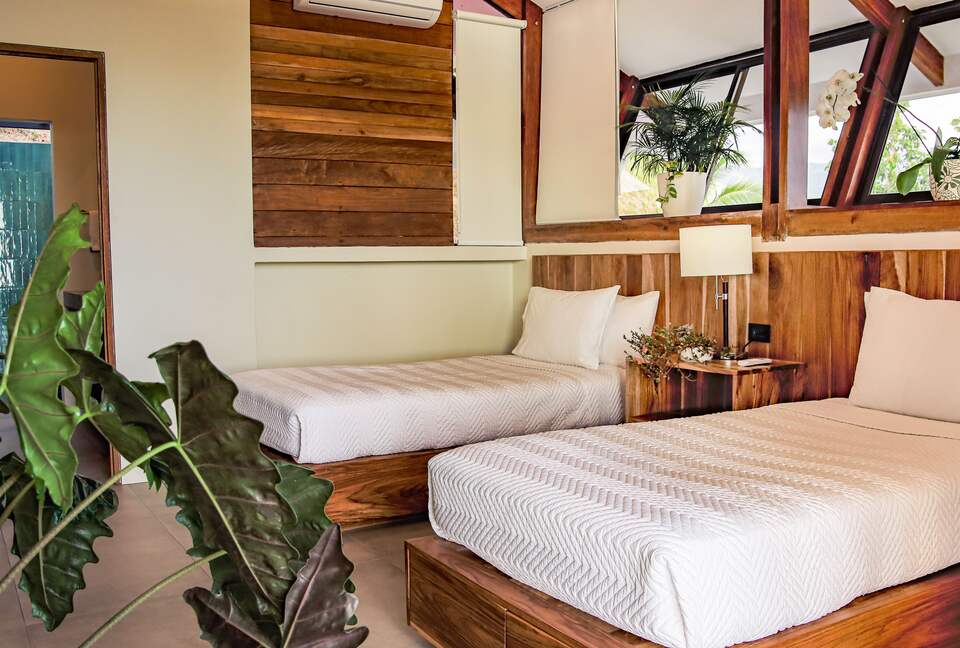 Surf Synergy - Full Immersion Surf Retreat I - Jaco, Costa Rica