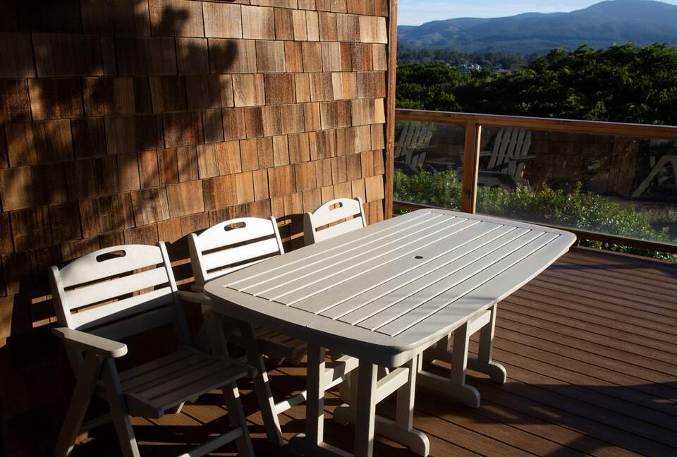 Dining -looking at the bay and mountains