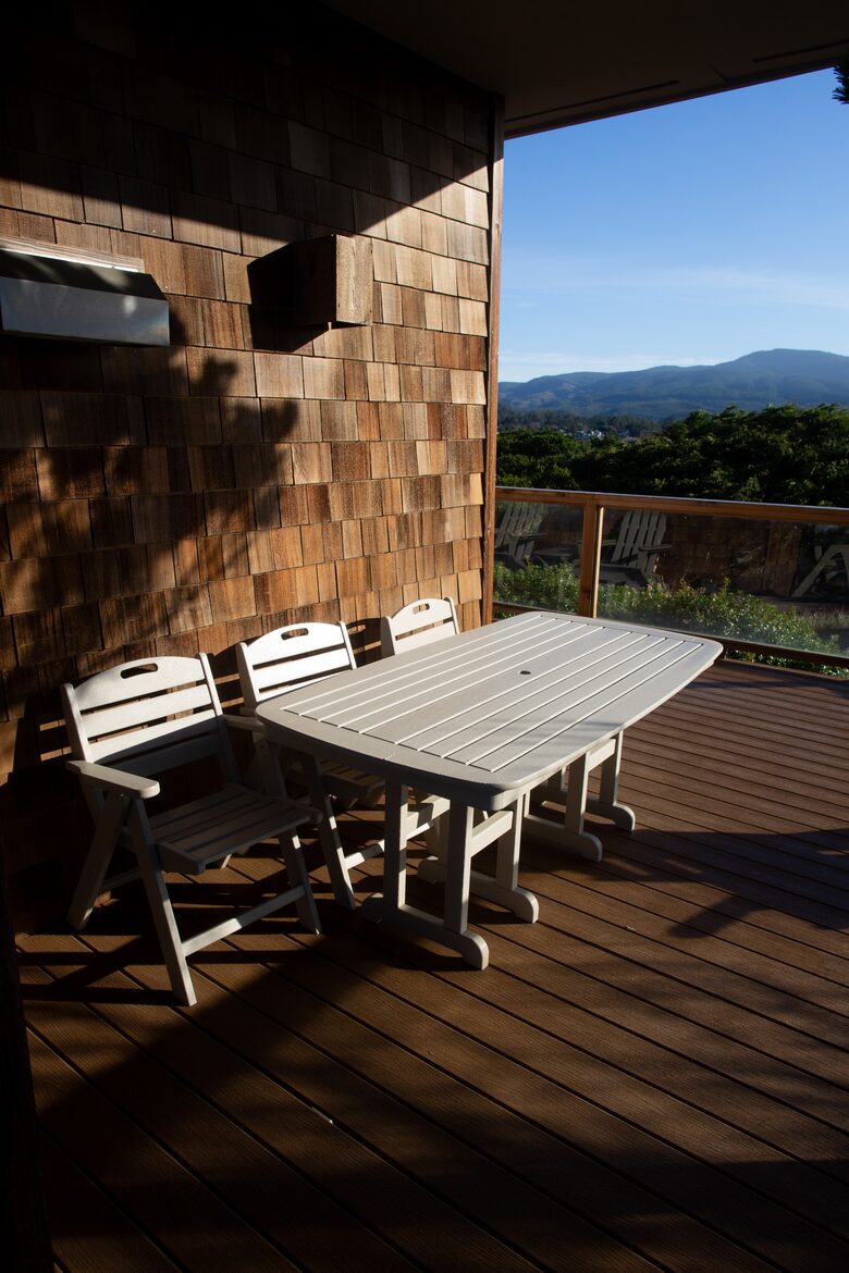 Dining -looking at the bay and mountains