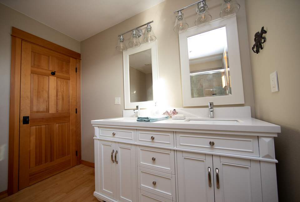 2nd bathroom-dual vanities
