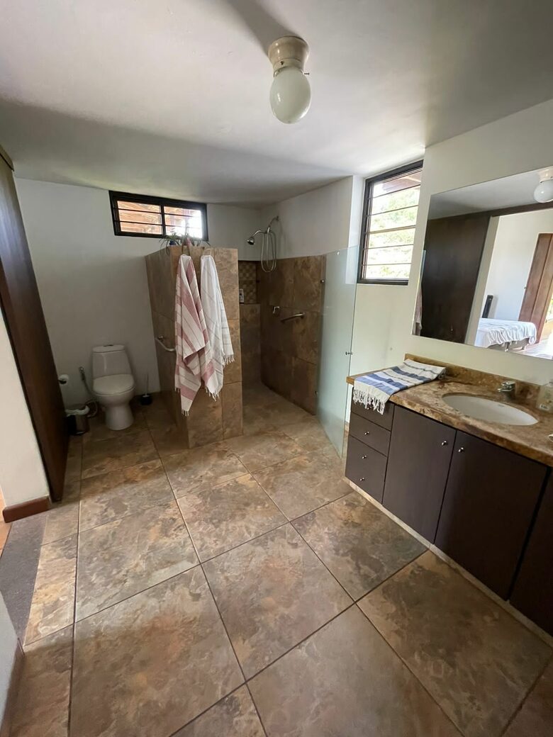 Main bathroom