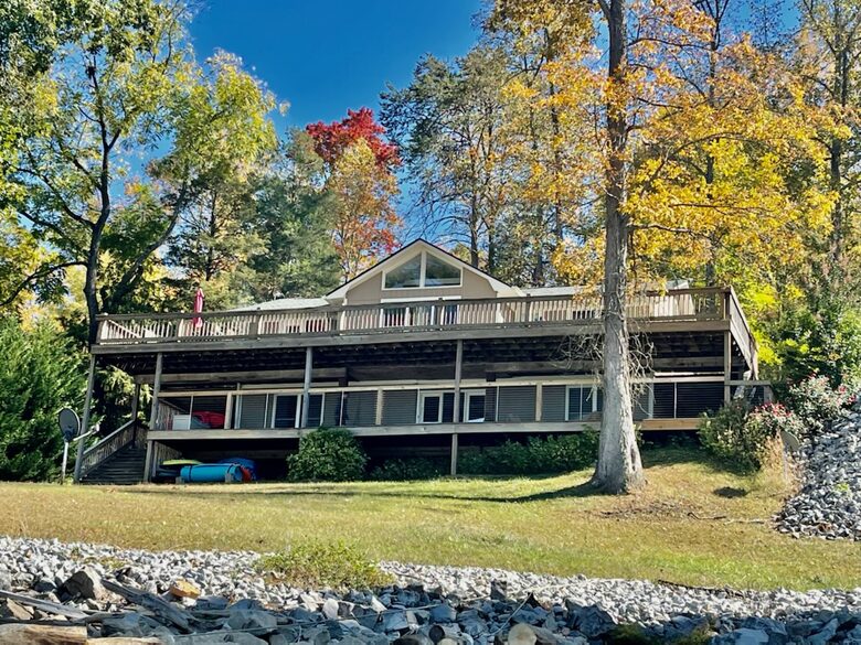 Waterfront Gem on Norris Lake - Maynardville, Tennessee