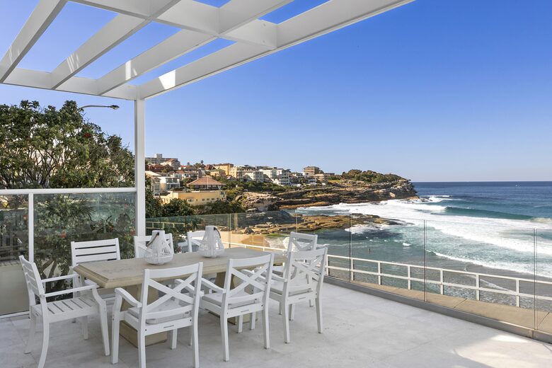 Hamptons style beach front home (R) - Sydney, Australia
