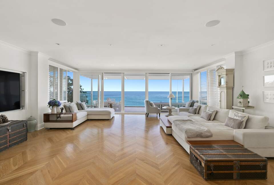 Hamptons style beach front home (R) - Sydney, Australia