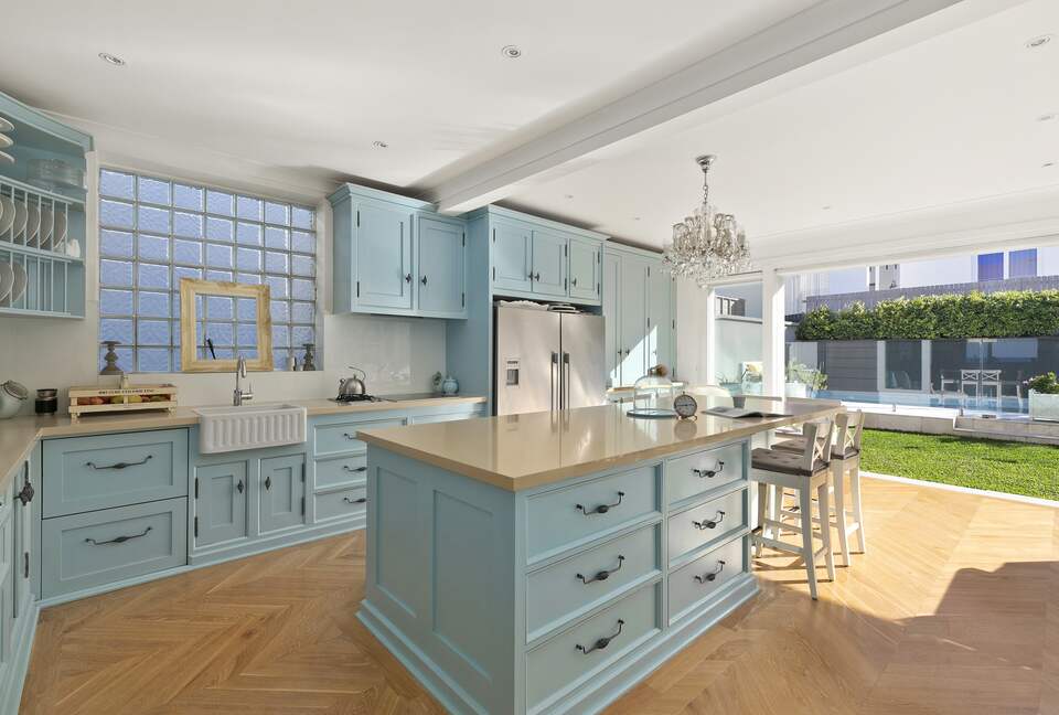 Hamptons style beach front home (R) - Sydney, Australia