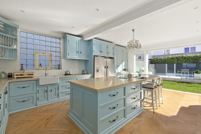 Hamptons style beach front home (R) - Sydney, Australia