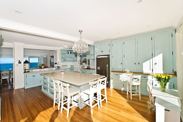 Hamptons style beach front home (R) - Sydney, Australia