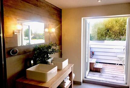 The White House - Earnley, United Kingdom