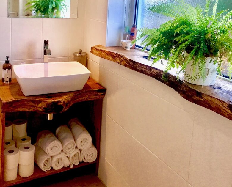 The White House - Earnley, United Kingdom