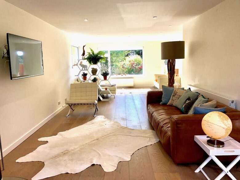 The White House - Earnley, United Kingdom