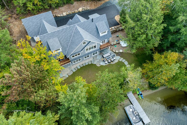 Stunning newly built Lake House with gym, 6 kayaks, screened porch - New London, New Hampshire