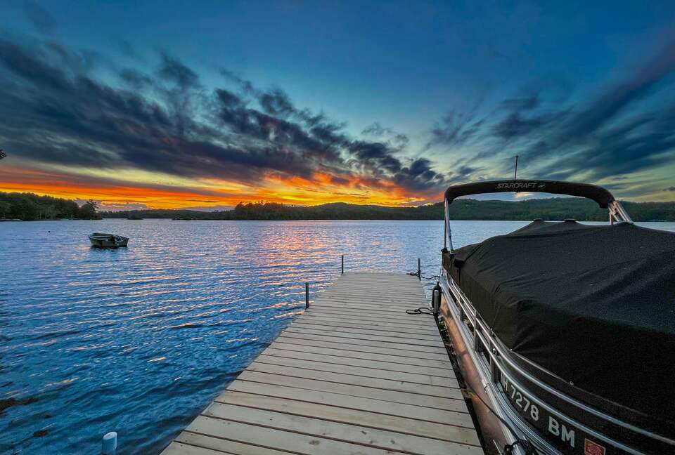 Stunning newly built Lake House with gym, 6 kayaks, screened porch - New London, New Hampshire