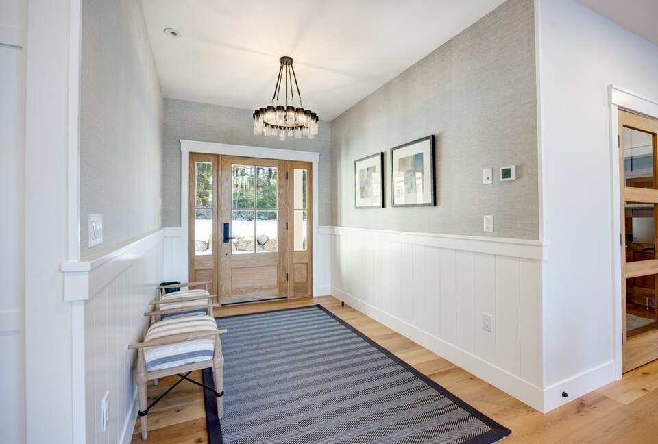 Stunning newly built Lake House with gym, 6 kayaks, screened porch - New London, New Hampshire