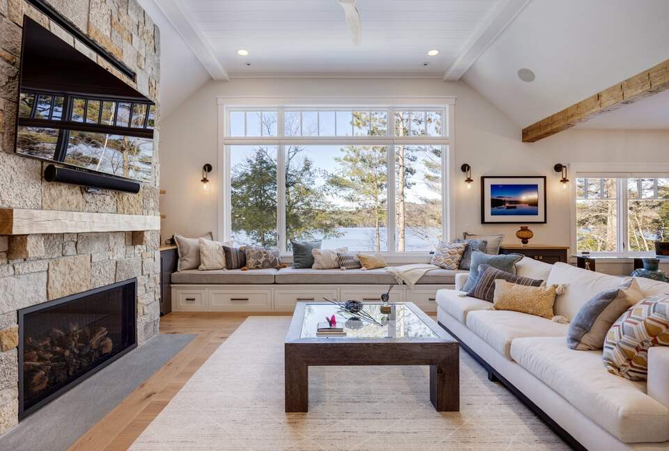 Stunning newly built Lake House with gym, 6 kayaks, screened porch - New London, New Hampshire