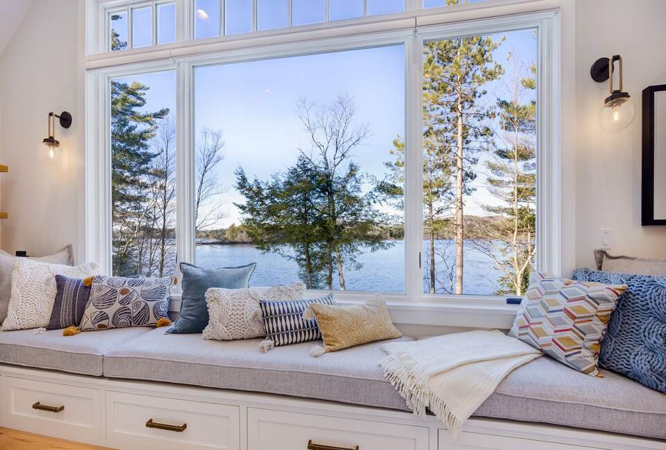 Stunning newly built Lake House with gym, 6 kayaks, screened porch - New London, New Hampshire