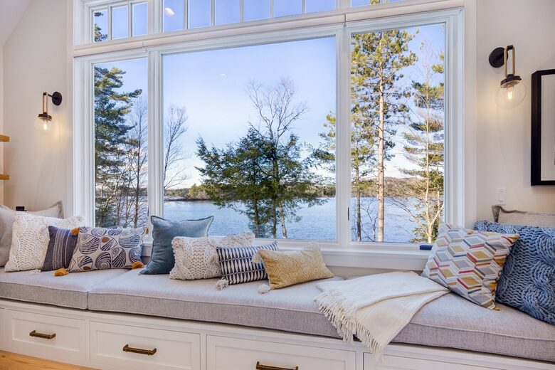 Stunning newly built Lake House with gym, 6 kayaks, screened porch - New London, New Hampshire