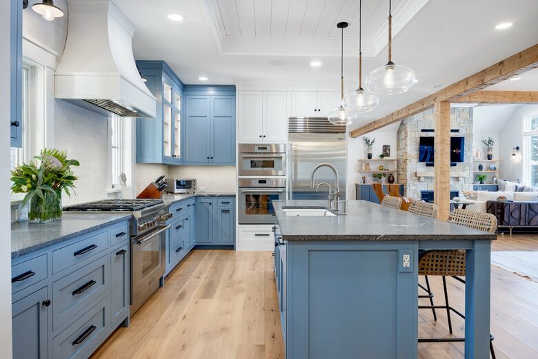 Stunning newly built Lake House with gym, 6 kayaks, screened porch - New London, New Hampshire