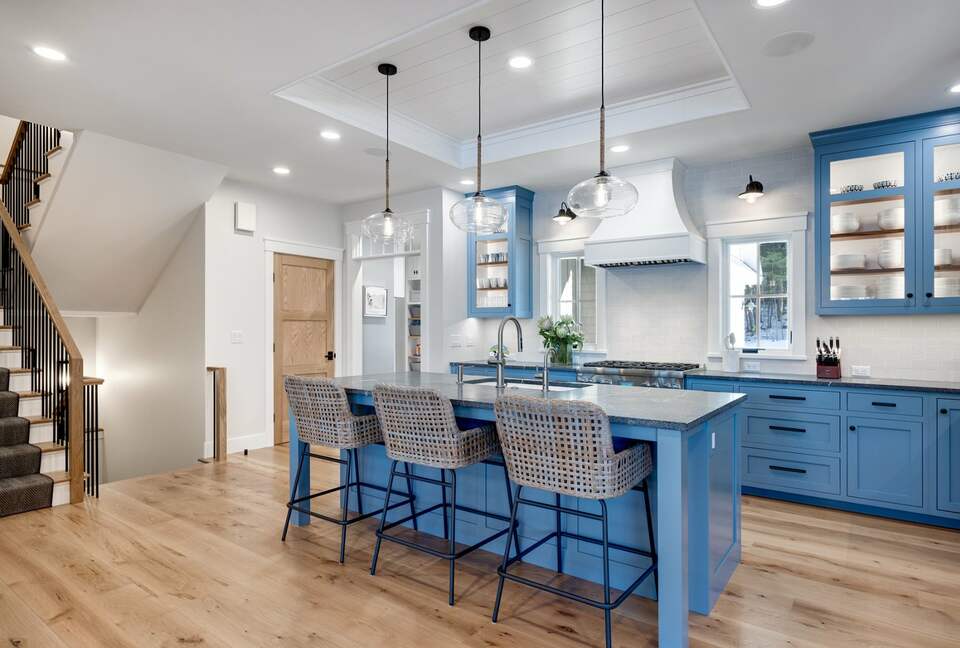 Stunning newly built Lake House with gym, 6 kayaks, screened porch - New London, New Hampshire