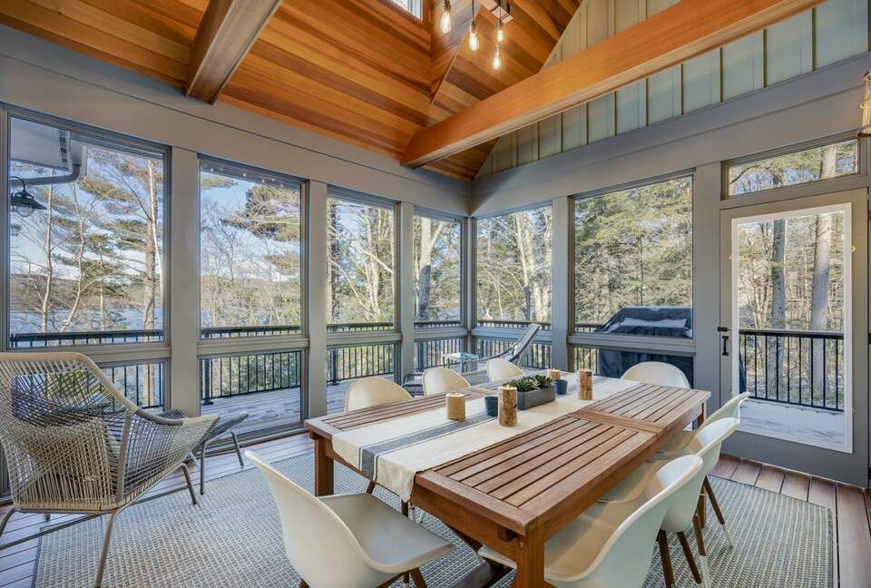 Stunning newly built Lake House with gym, 6 kayaks, screened porch - New London, New Hampshire