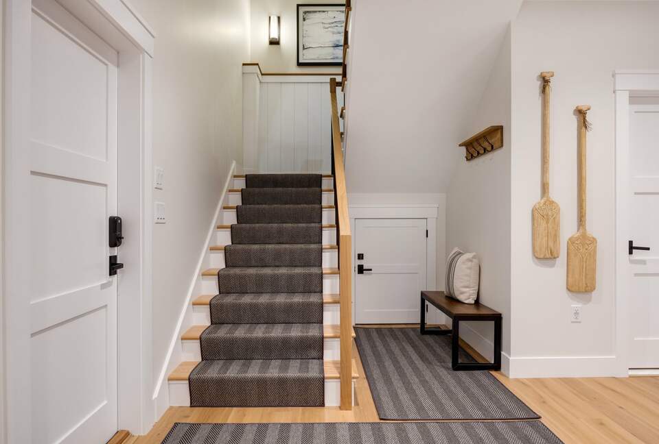 Stunning newly built Lake House with gym, 6 kayaks, screened porch - New London, New Hampshire