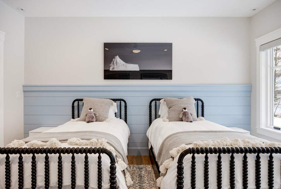 Stunning newly built Lake House with gym, 6 kayaks, screened porch - New London, New Hampshire