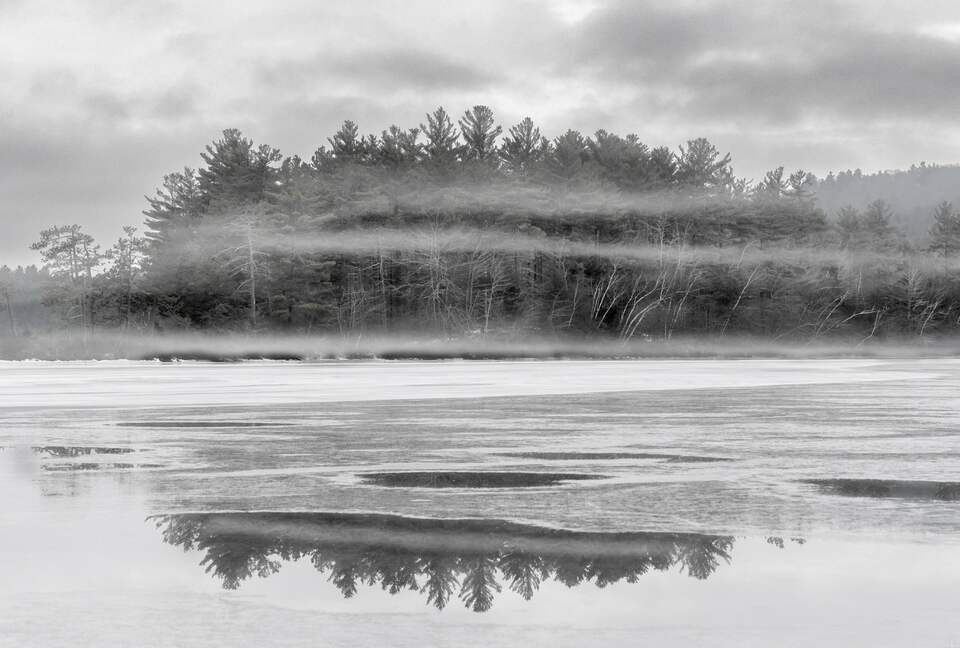 Stunning newly built Lake House with gym, 6 kayaks, screened porch - New London, New Hampshire