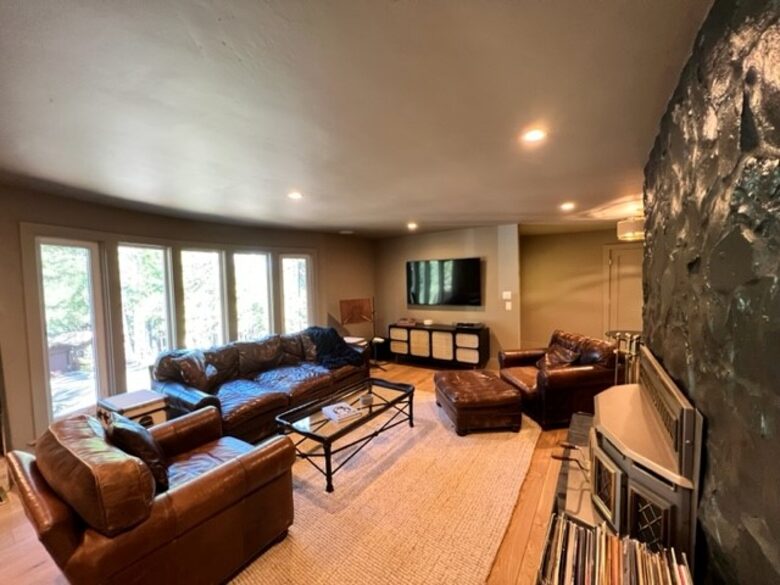 Restoration Vacation Home - Arnold, California